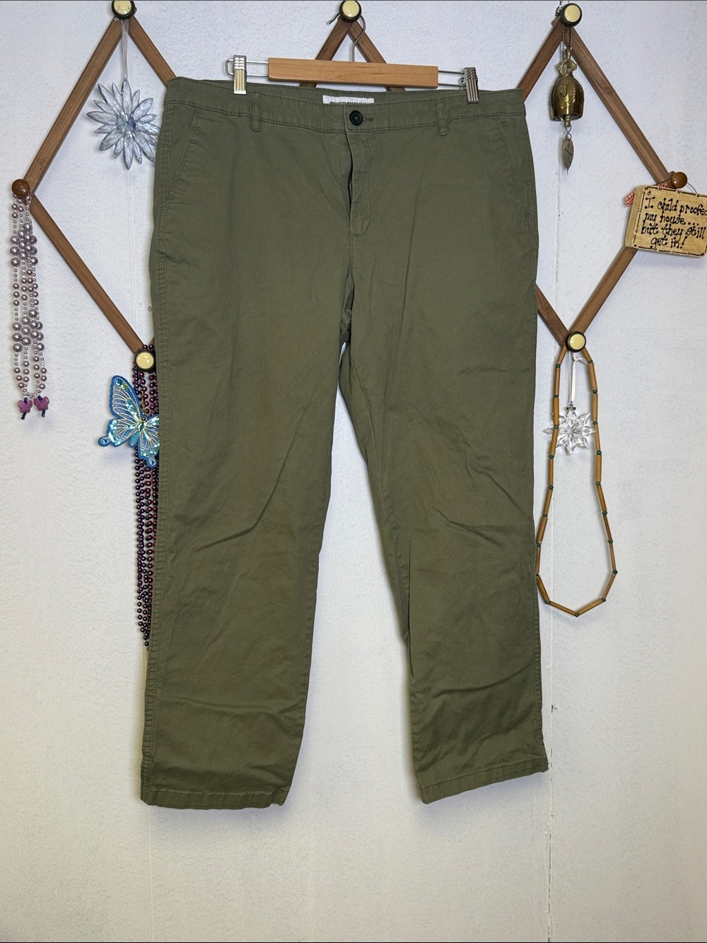 Amazon Essentials Women's Straight Leg Chino Pants in Olive